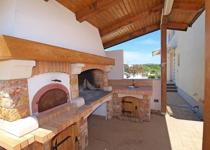 Sablic-3 By Interhome פירובאץ